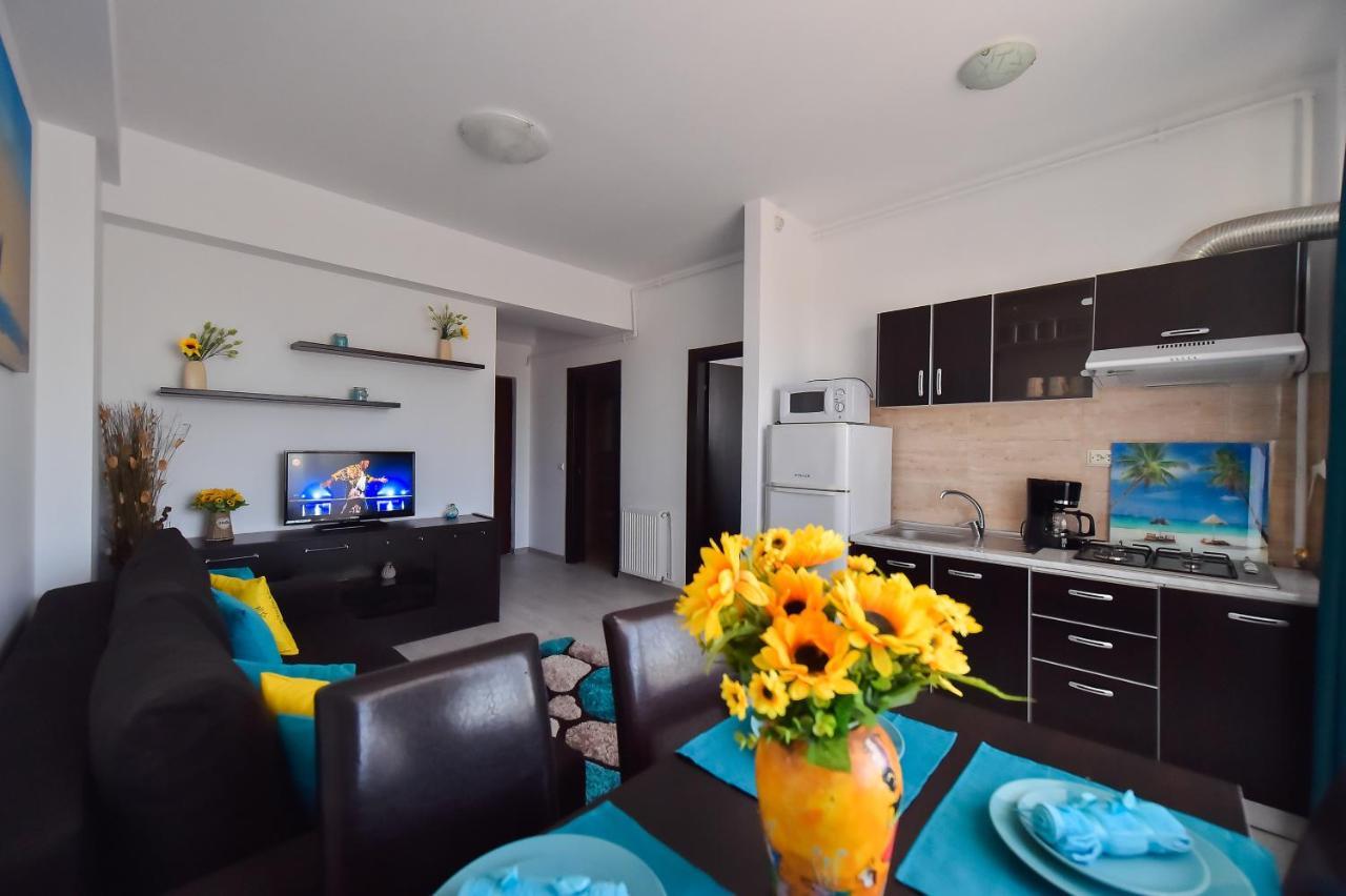 Apartment Summerland Mamaia Exteriör bild