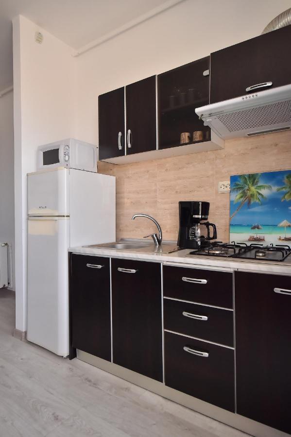 Apartment Summerland Mamaia Exteriör bild
